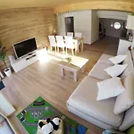 Ferienbungalow Mountain View Wood بيت للعطل