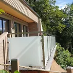 Semesterbostad Ferienbungalow Mountain View Wood *