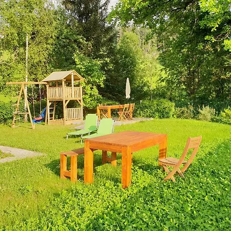 Feriehus Ferienbungalow Mountain View Wood *